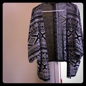 Black and white printed shawl